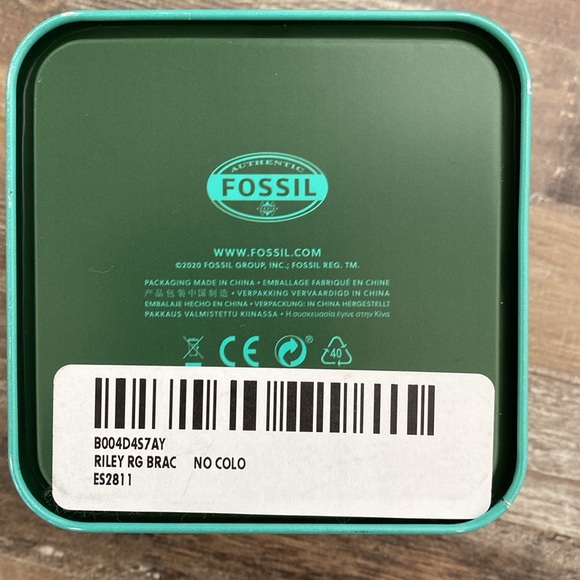 Rose Gold Women’s Fossil Watch w/box  - With Tag - Needs New Battery - Picture 6 of 6